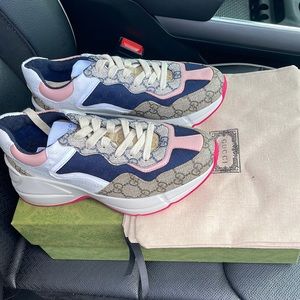 Gucci rhyton GG SNEAKER WOMEN SZ 38